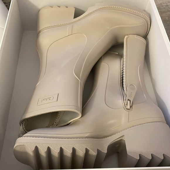 Chloe Betty Rainboots, ONLY WORN TWICE in the house Size 40, still in box ✨ - Picture 4 of 6